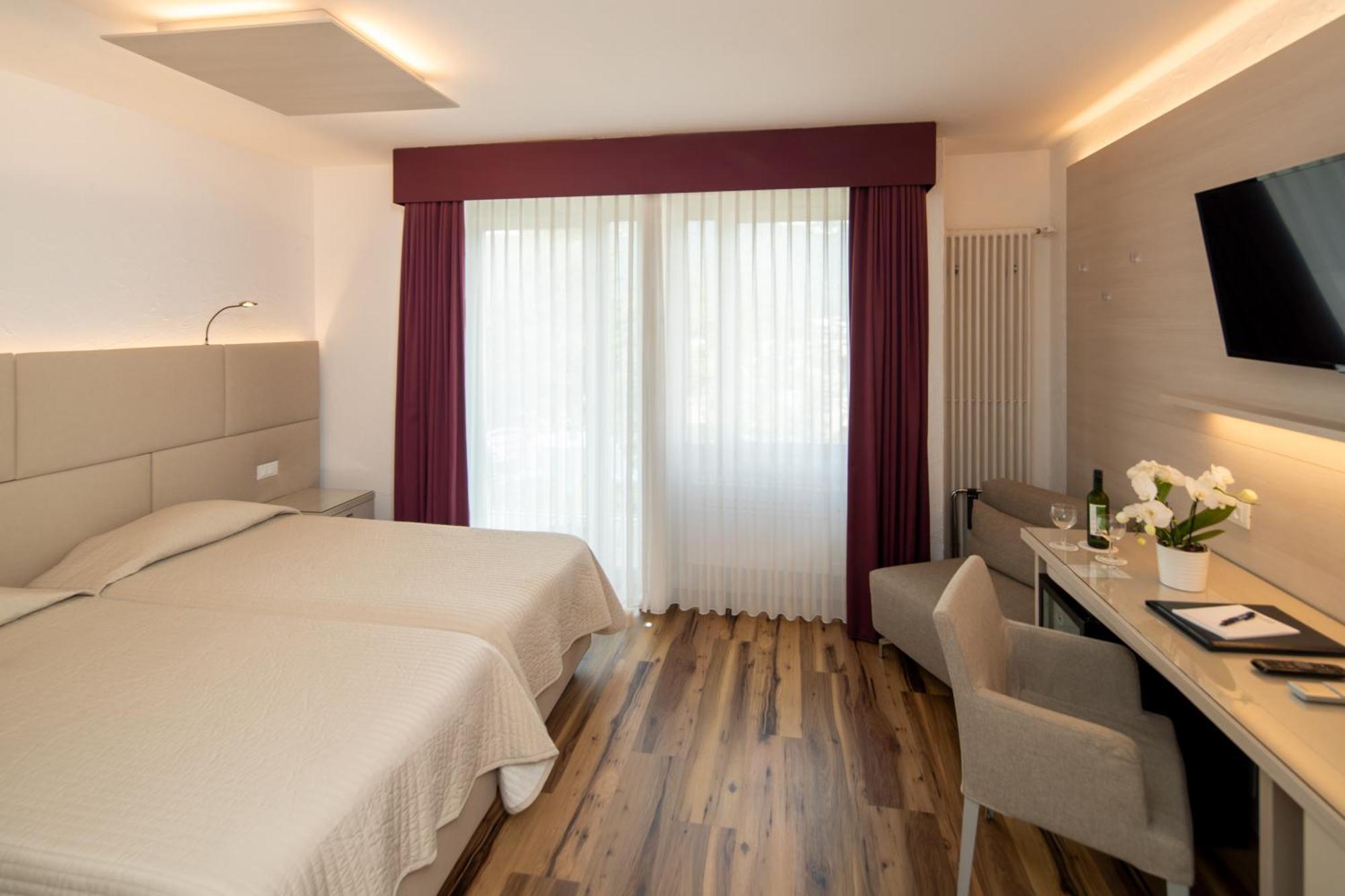 Hotel Campione 비소네 외부 사진